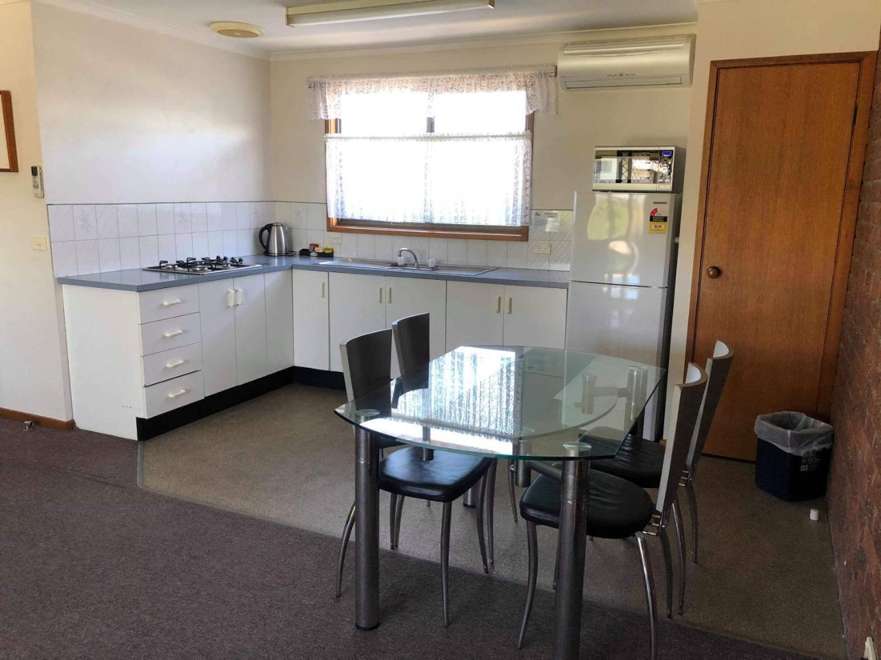 Lakes Jakaranda Holiday Units Lakes Entrance Exterior photo